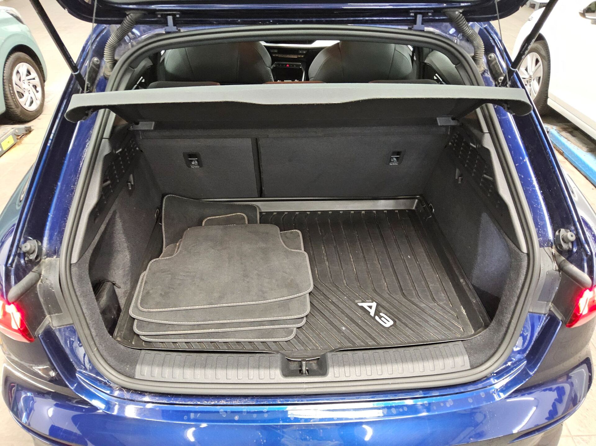 Audi A3 Sportback 35 TDI S-Line T-Leder Navi Matrix 11