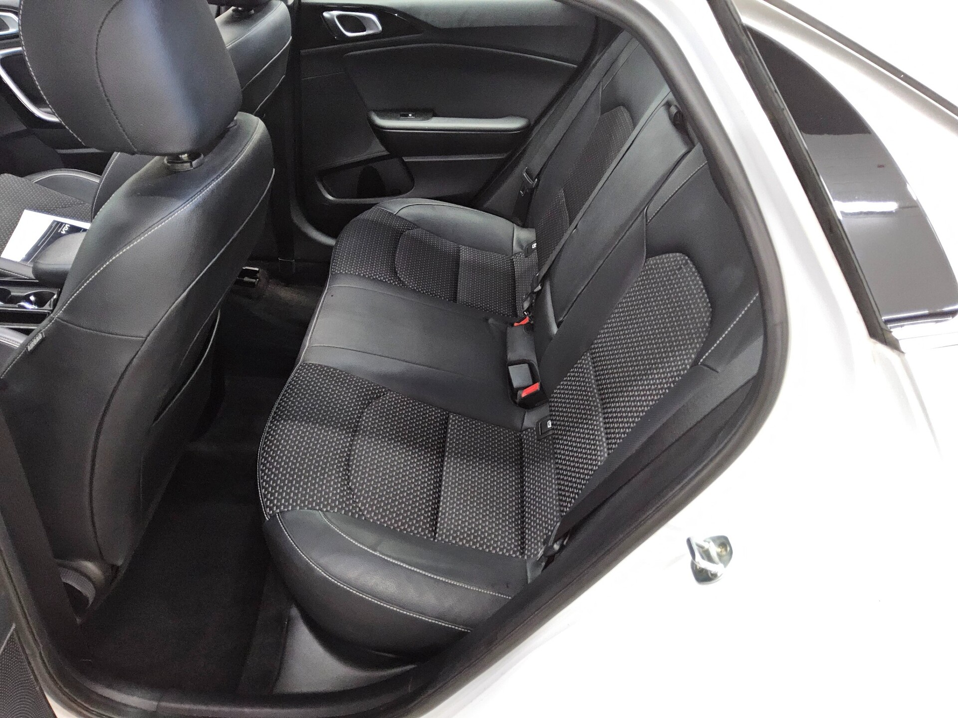 Kia X Ceed 1.6 CRDI Spirit Navi Panorama LED JBL 12