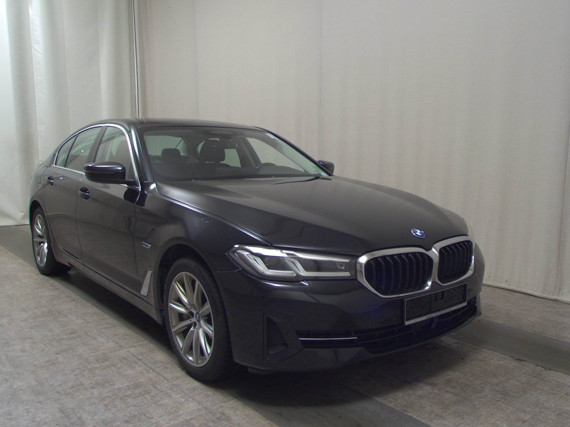 BMW 545e xDr Sport-Line Leder Navi LED LC Prof. AHK 3