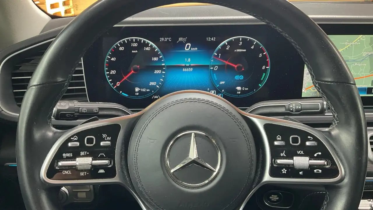 Mercedes-Benz GLE 350 de 20*Pano*Distro*AHK*4xSHZ*VollLeder*DA 10