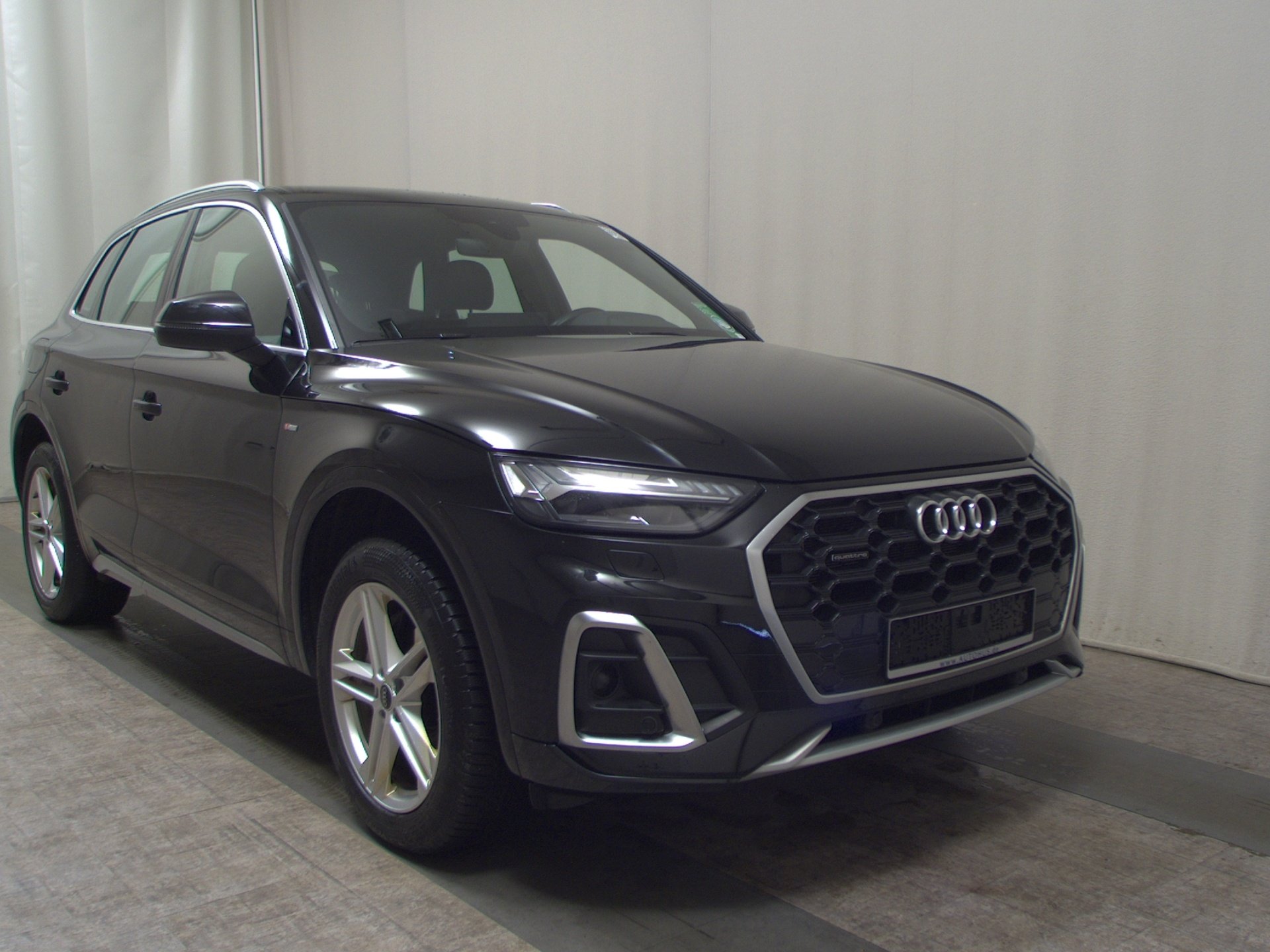 Audi Q5 50 TFSI e Qu. S-Line T-Leder Navi Matrix vc 3