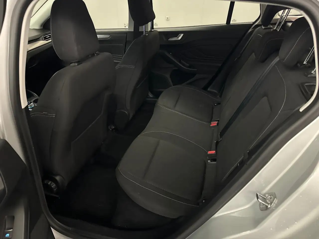Ford Focus Titanium LED*NaviGroß*PDC*LM*DAB*SHZ* 9
