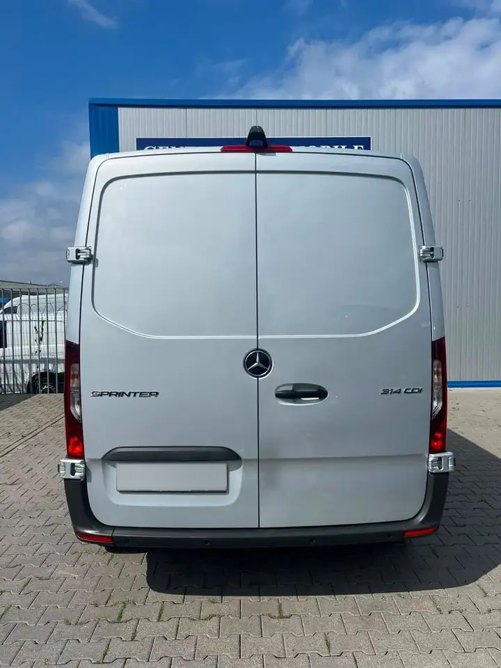 Mercedes-Benz Sprinter 314 AUTOMATIK NAVI TOTWINKEL KAMERA LED 8