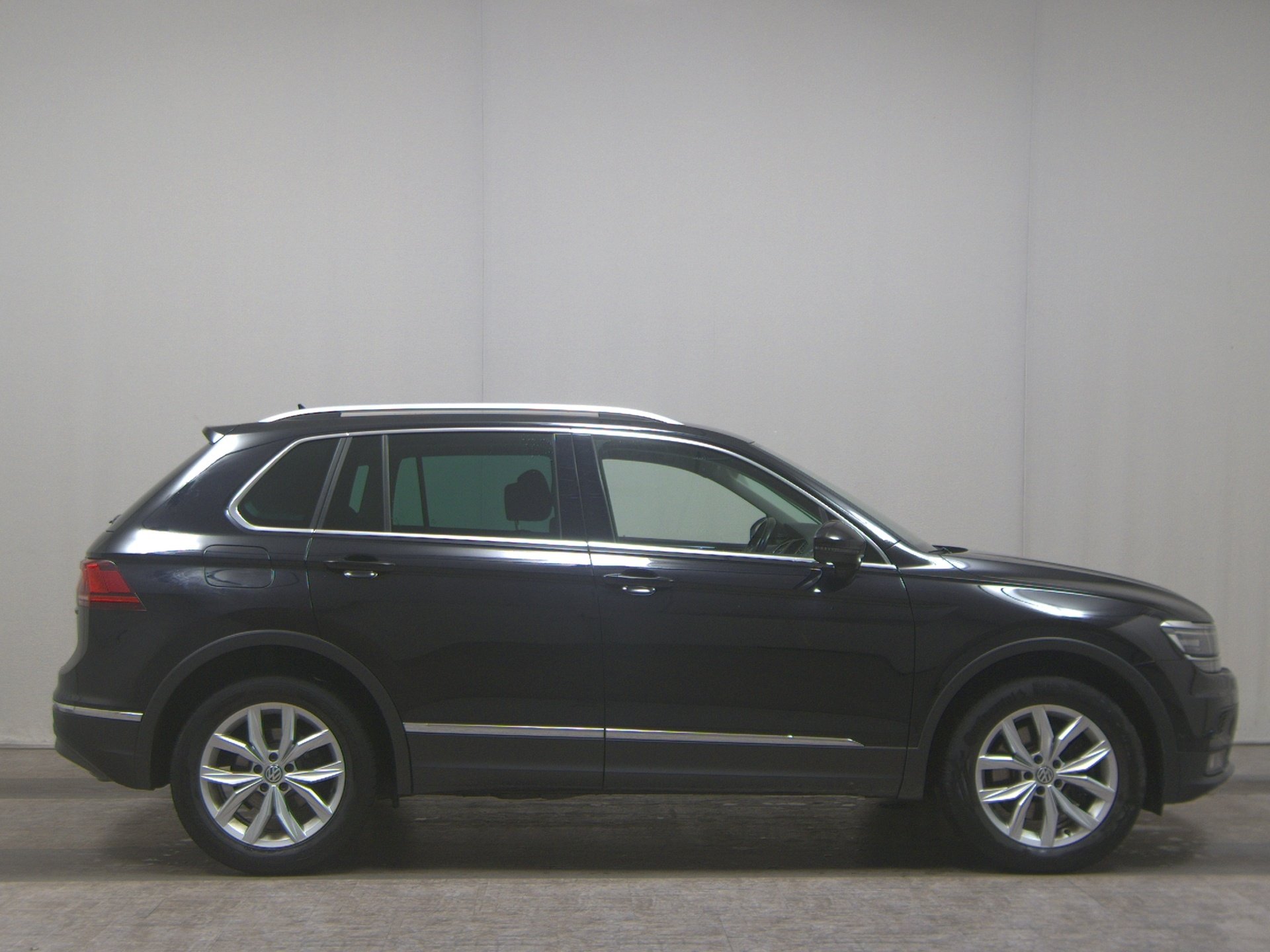 Volkswagen Tiguan 2.0 TDI 4M Highline Navi LED AID Shz ACC