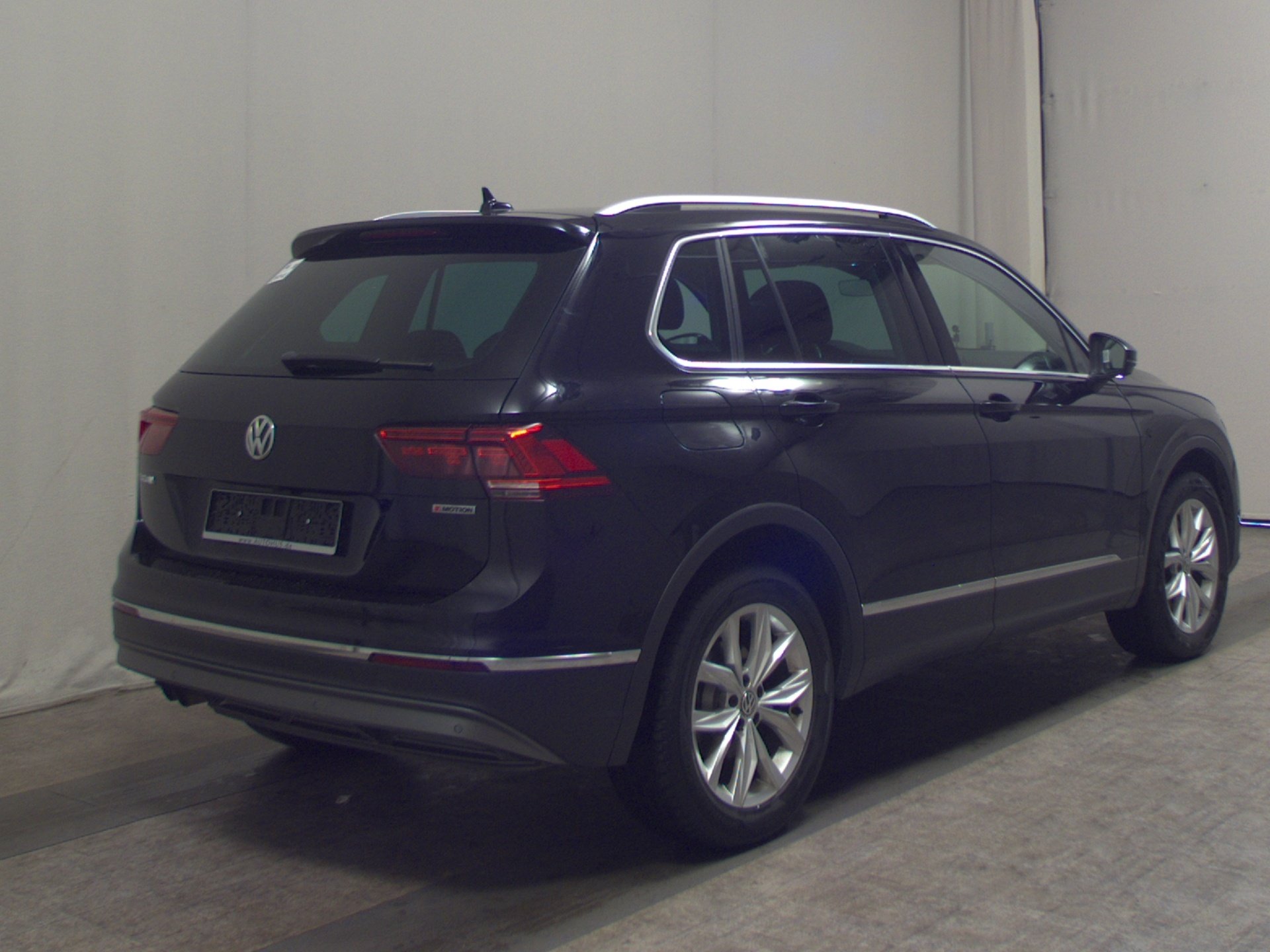 Volkswagen Tiguan 2.0 TDI 4M Highline Navi LED AID Shz ACC 4