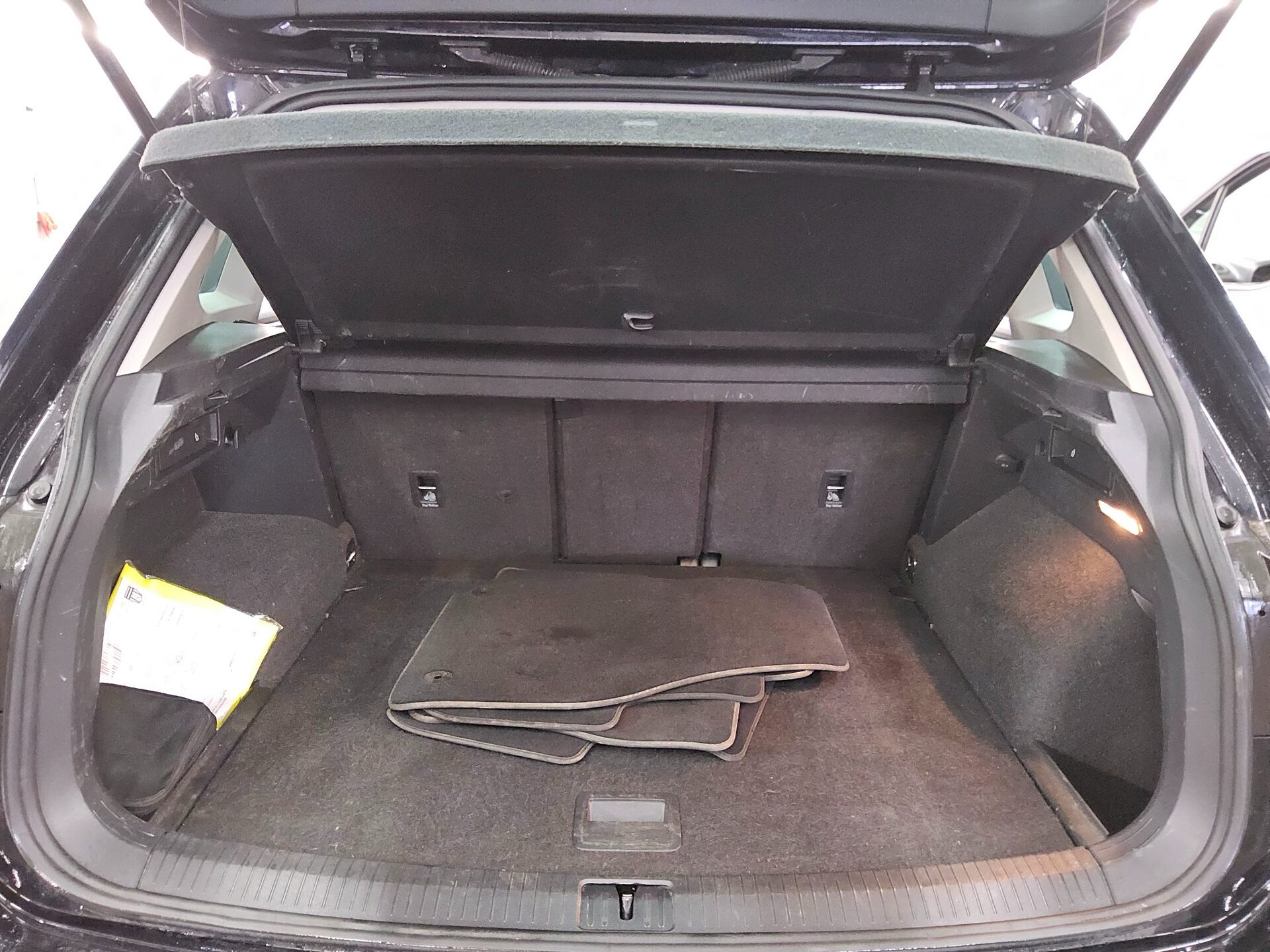 Volkswagen Tiguan 2.0 TDI 4M Highline Navi LED AID Shz ACC 12