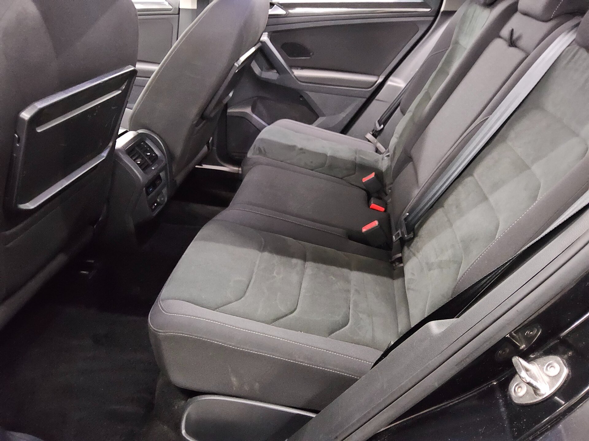 Volkswagen Tiguan 2.0 TDI 4M Highline Navi LED AID Shz ACC 13