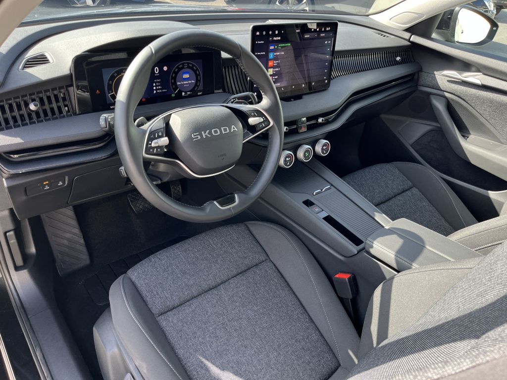 Skoda Superb Combi 2.0 TDI DSG Essence 12