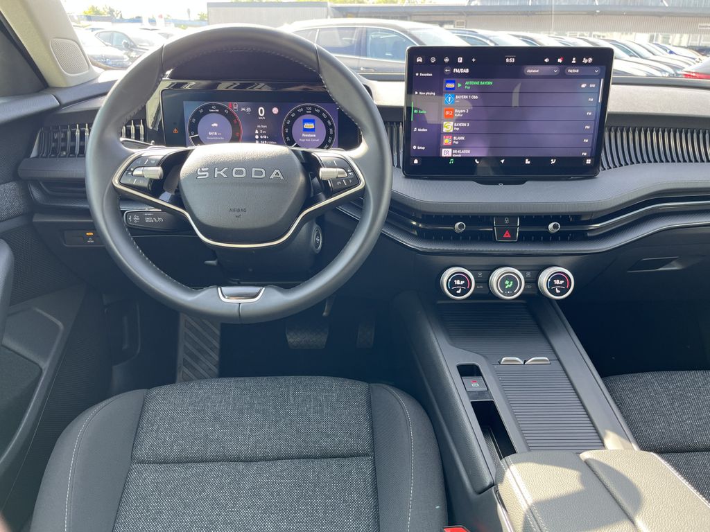 Skoda Superb Combi 2.0 TDI DSG Essence 16