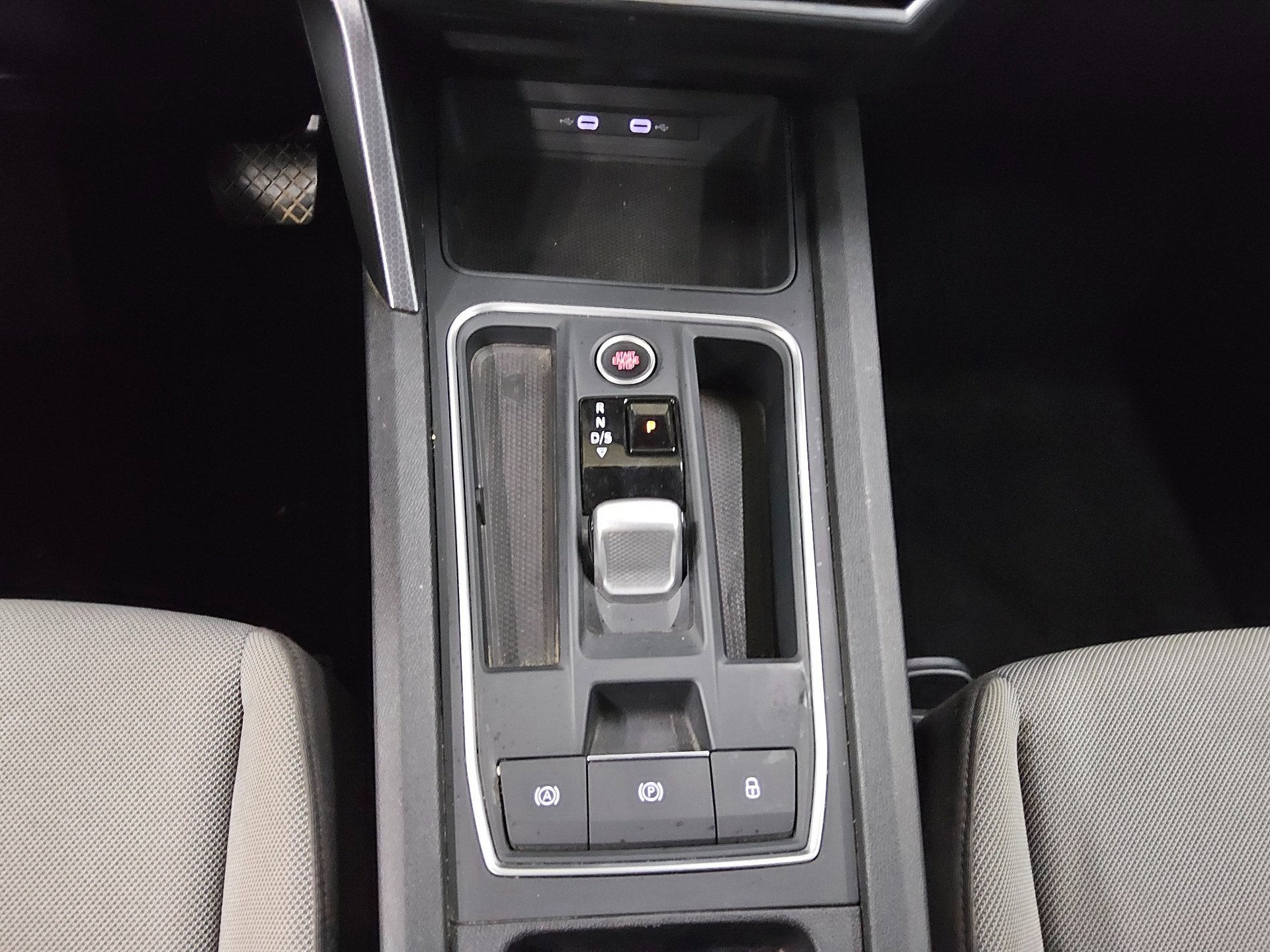 Seat Leon Sportstourer 2.0 TDI Style Navi LED Virtual 6