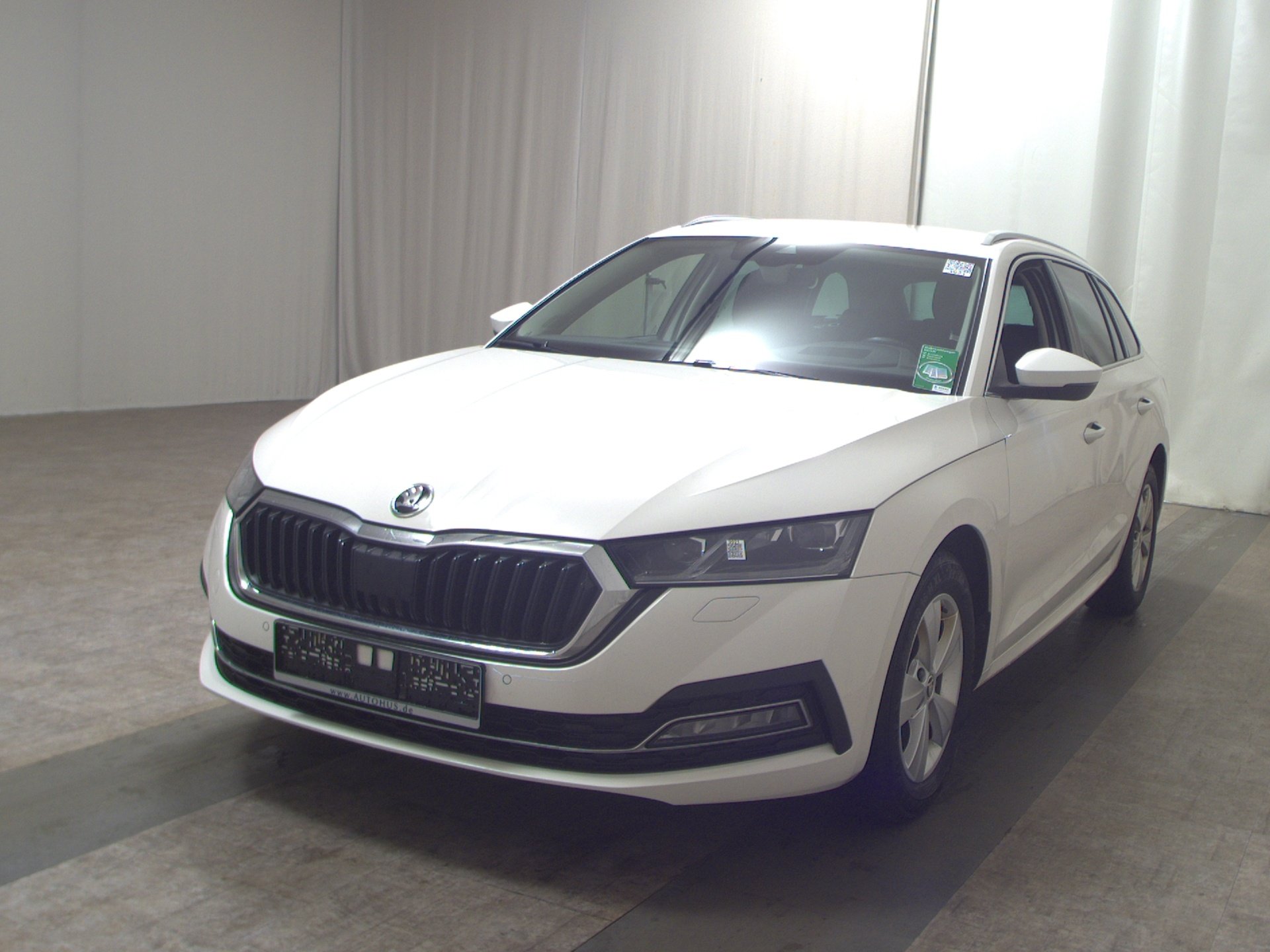 Skoda Octavia Kombi 2.0 TDI Style Navi LED Virtual HuD 2