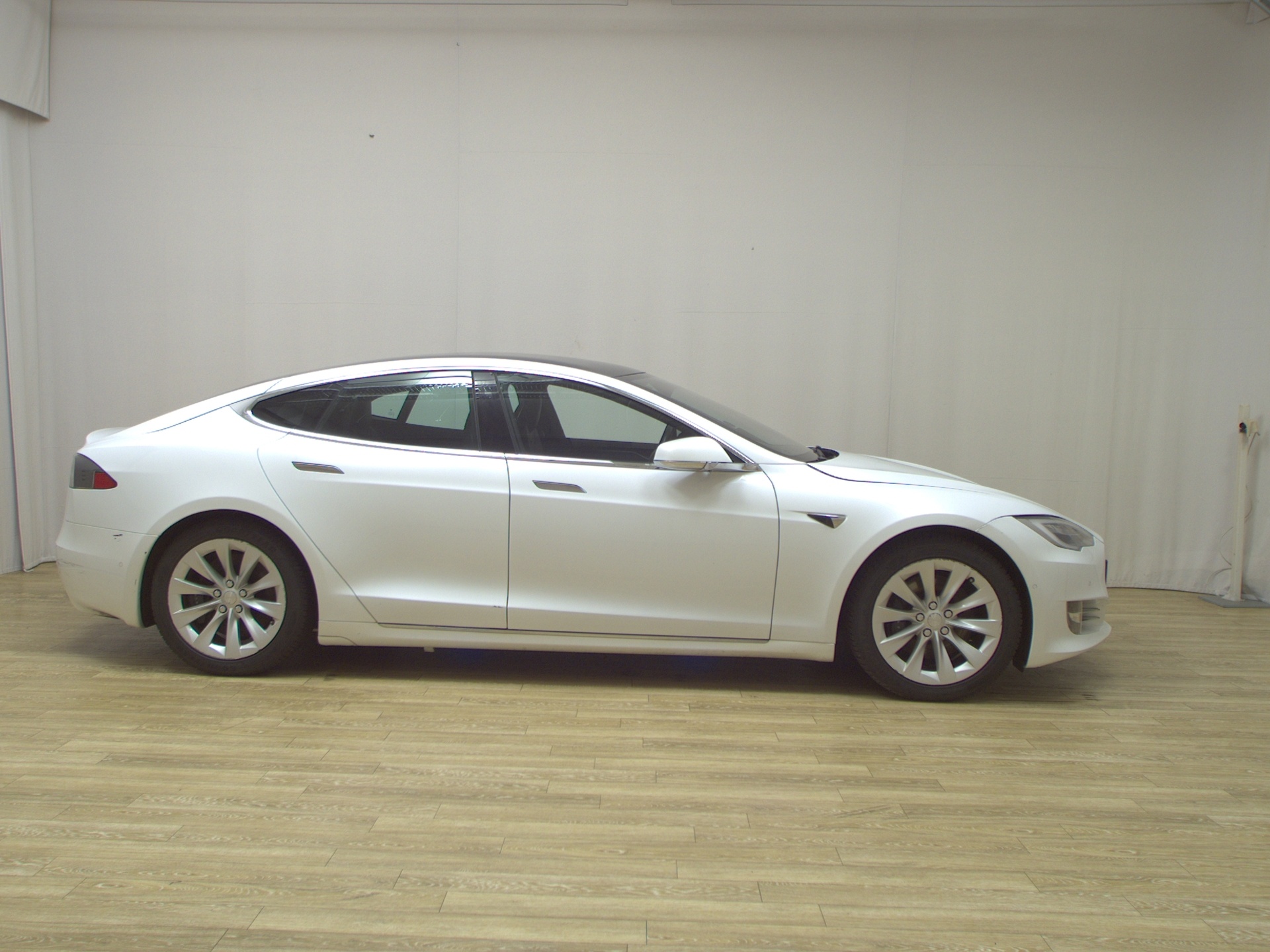 Tesla Model S Maximale-Reichweite Navi LED Pano 360°