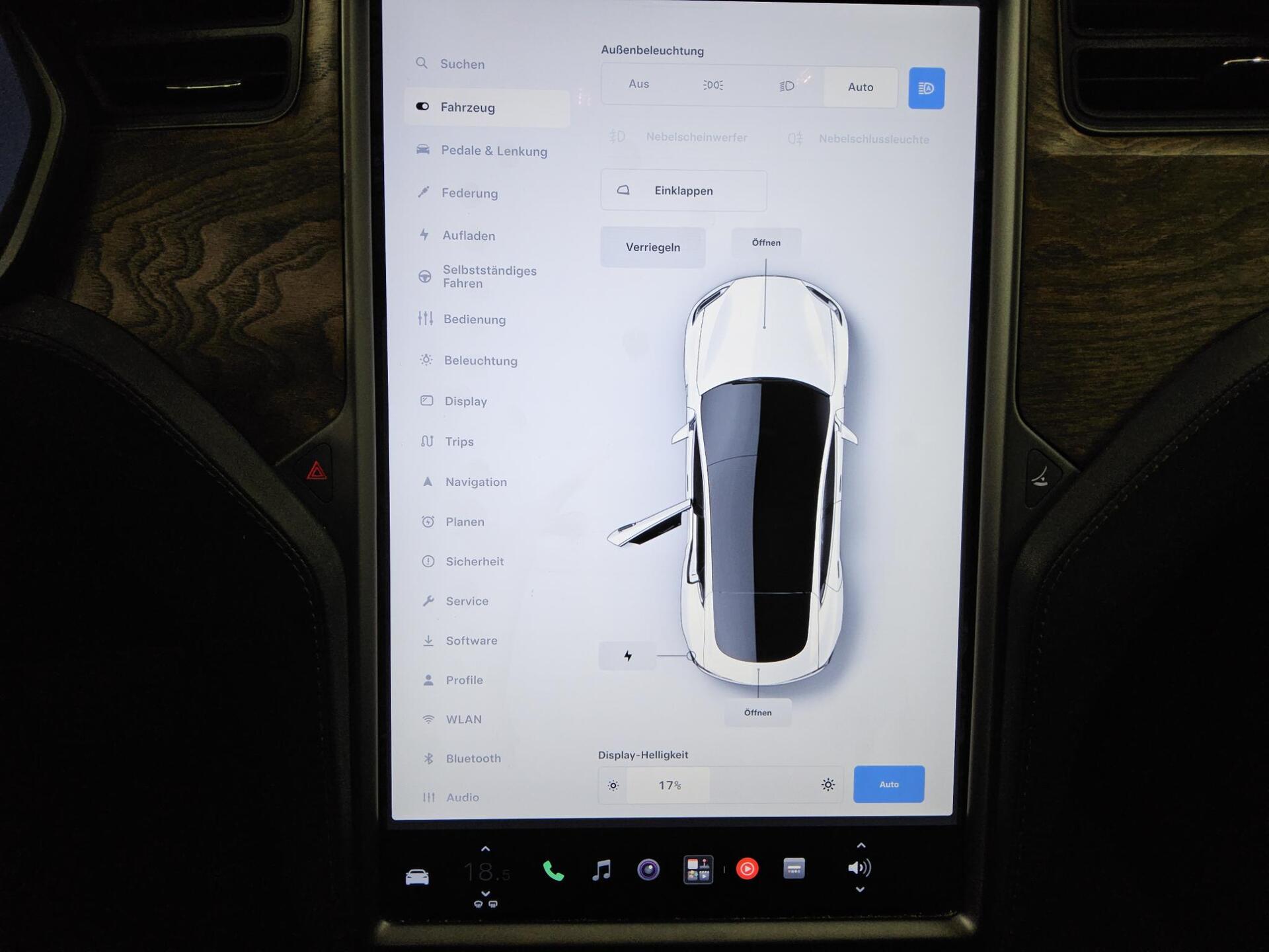 Tesla Model S Maximale-Reichweite Navi LED Pano 360° 7