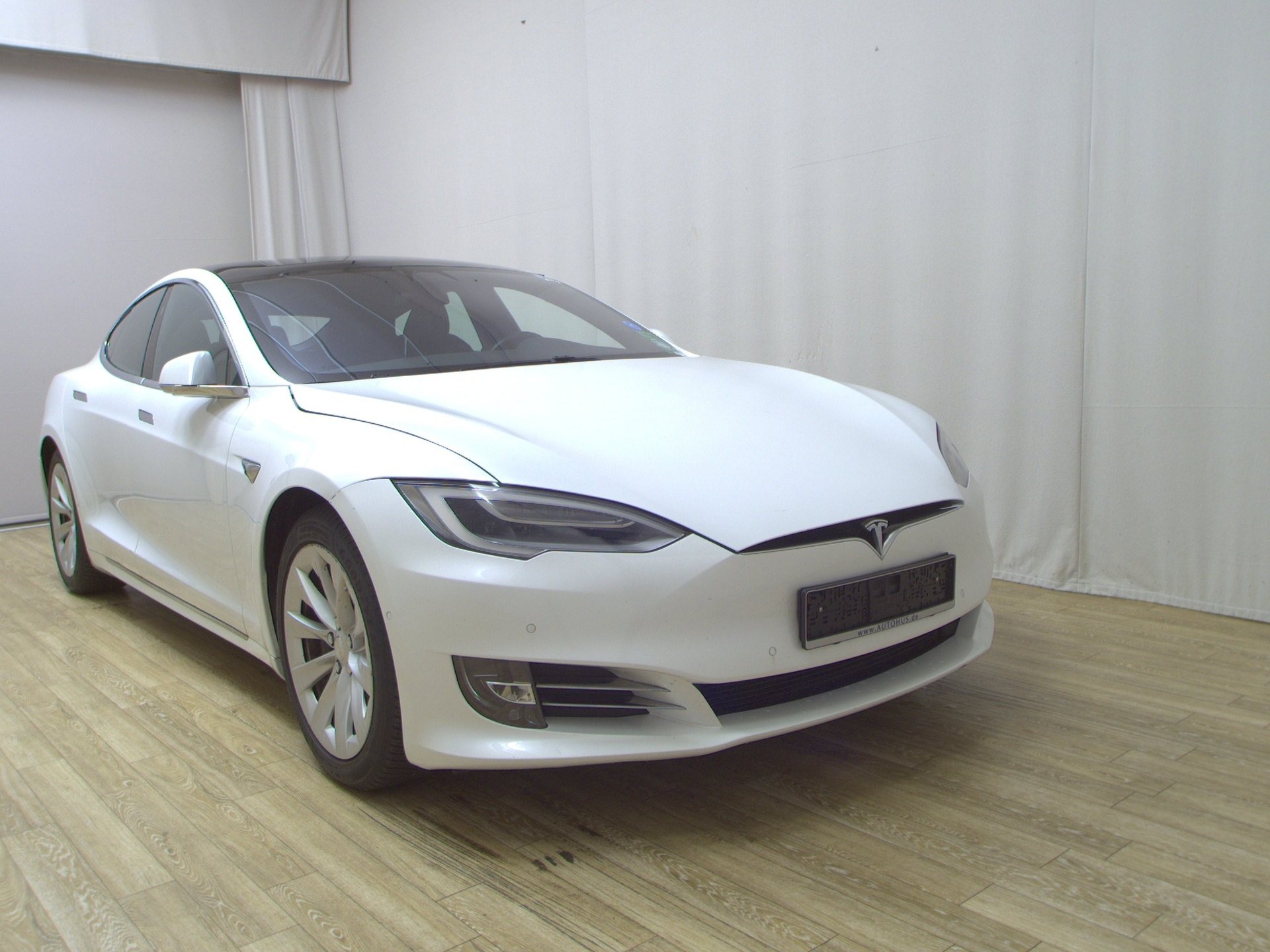 Tesla Model S Maximale-Reichweite Navi LED Pano 360° 3