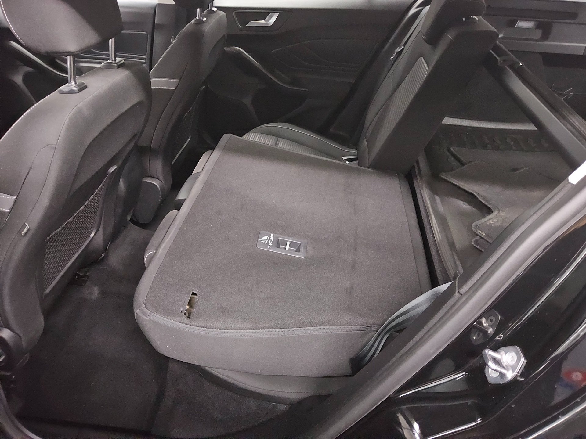 Ford Focus Turnier 1.5 EB Cool&Connect Navi LED DAB 12