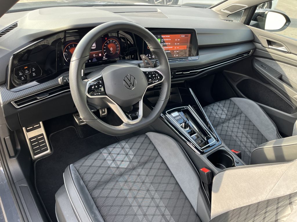 Volkswagen Golf 1.5 TSI DSG R-Line 12