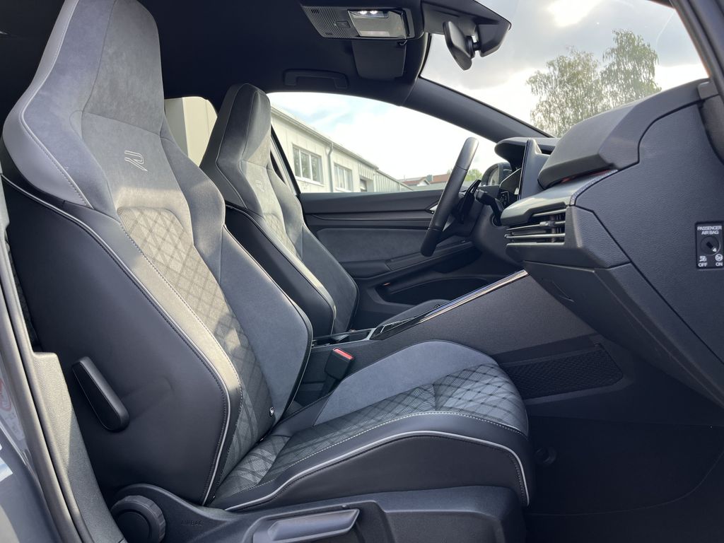 Volkswagen Golf 1.5 TSI DSG R-Line 15