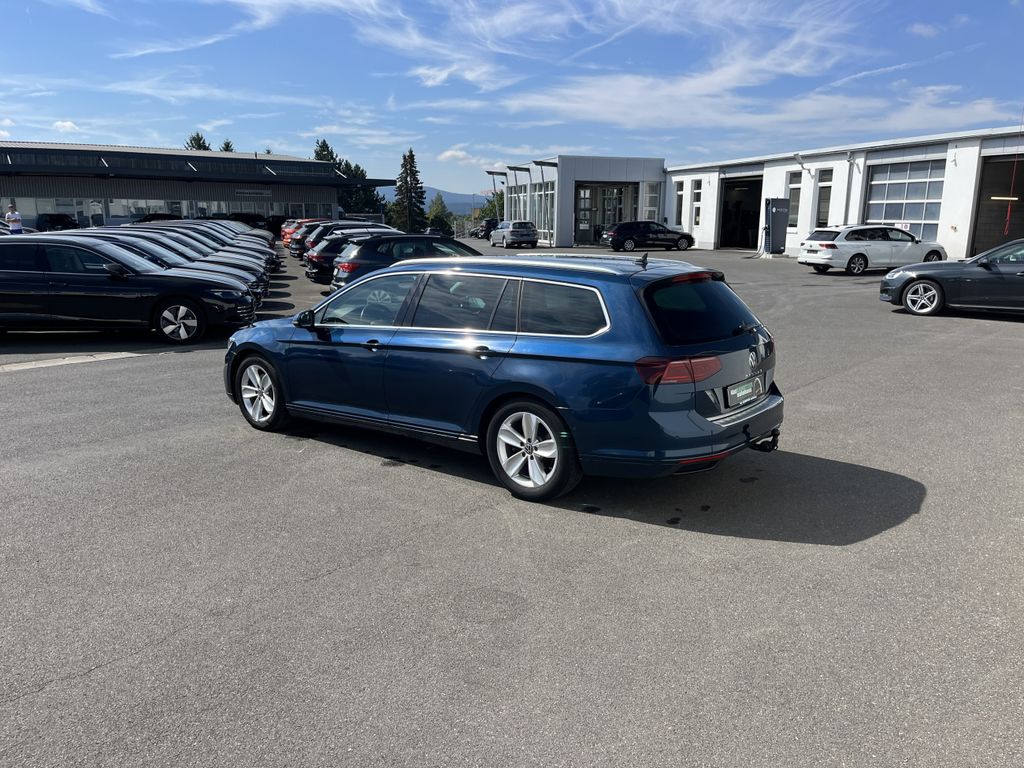 Volkswagen Passat Variant 2.0 TDI DSG R-Line 11