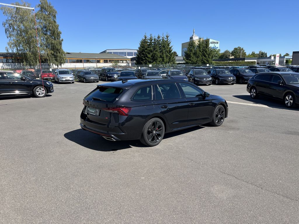 Skoda Octavia Combi 2.0 TDI DSG RS 8