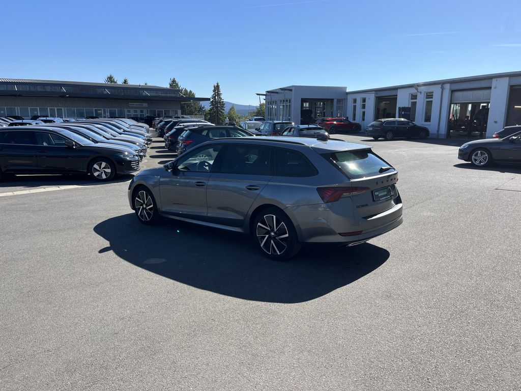 Skoda Octavia Combi 2.0 TDI Sportline 11