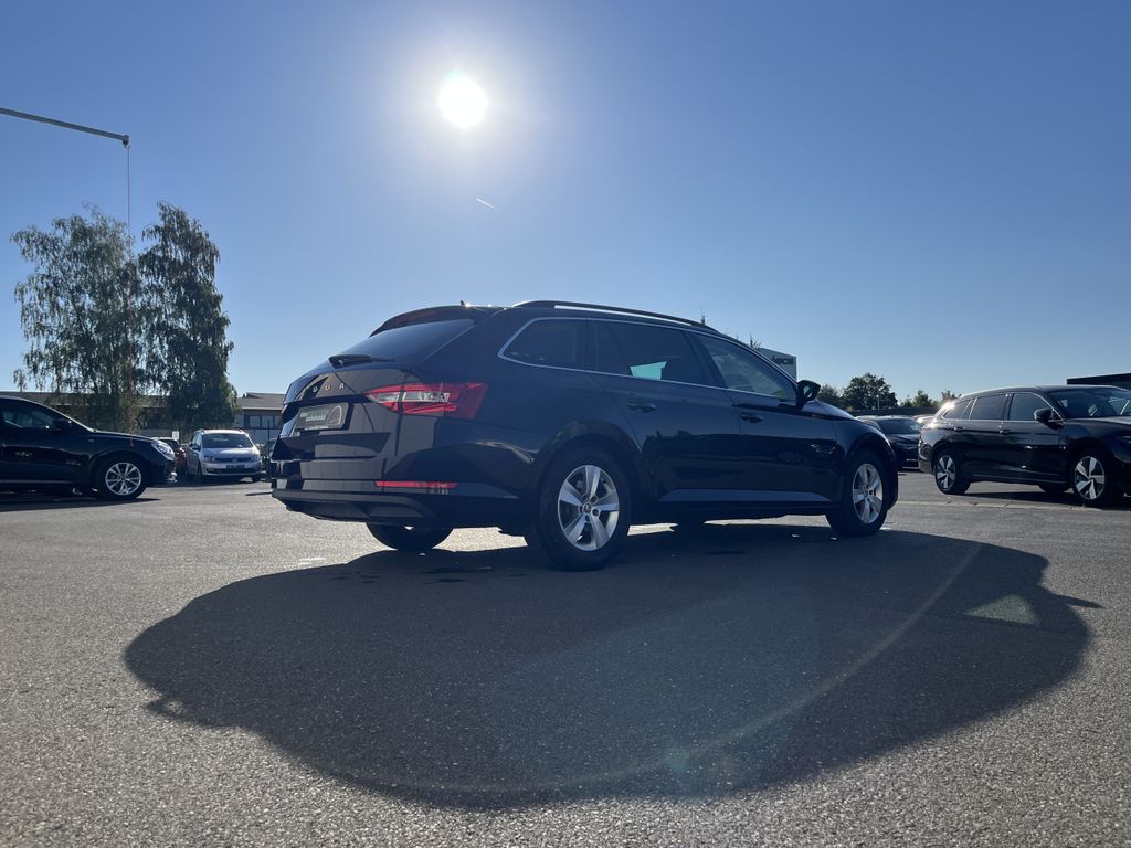 Skoda Superb Combi 2.0 TDI DSG Ambition 7