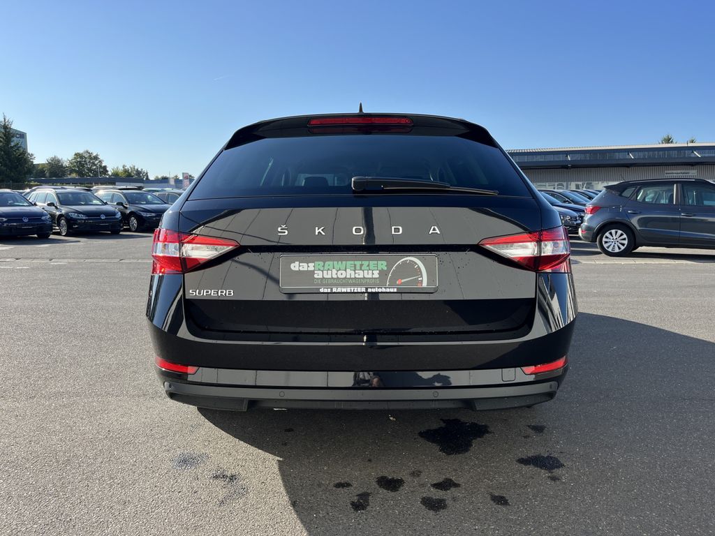 Skoda Superb Combi 2.0 TDI DSG Ambition 9