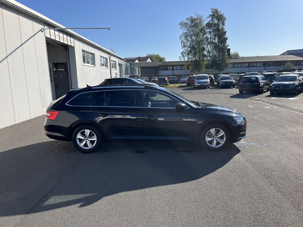 Skoda Superb Combi 2.0 TDI DSG Ambition 6