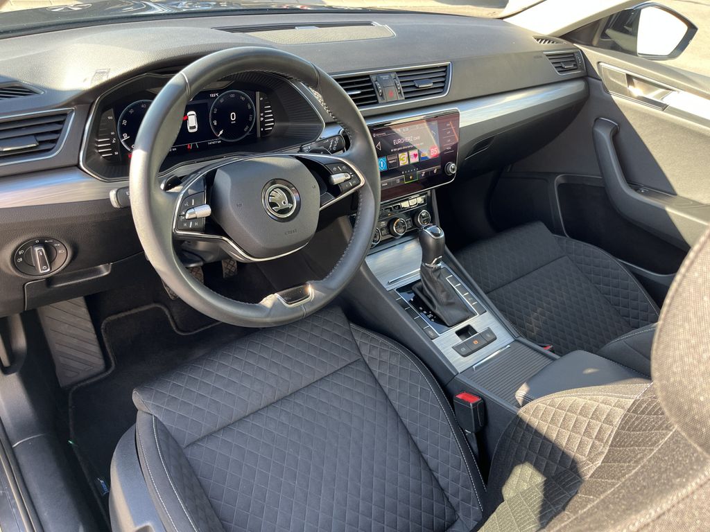 Skoda Superb Combi 2.0 TDI DSG Ambition 12
