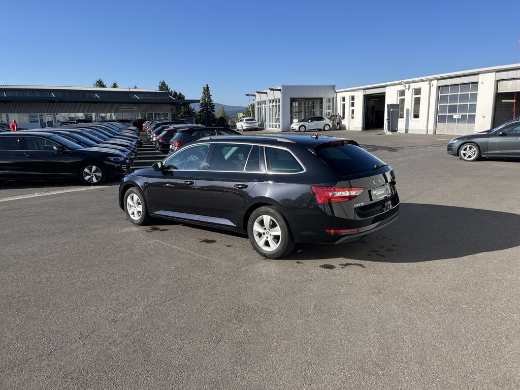 Skoda Superb Combi 2.0 TDI DSG Ambition 11