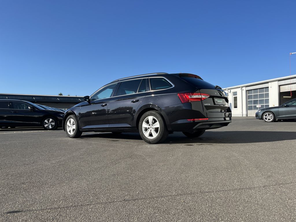 Skoda Superb Combi 2.0 TDI DSG Ambition 10
