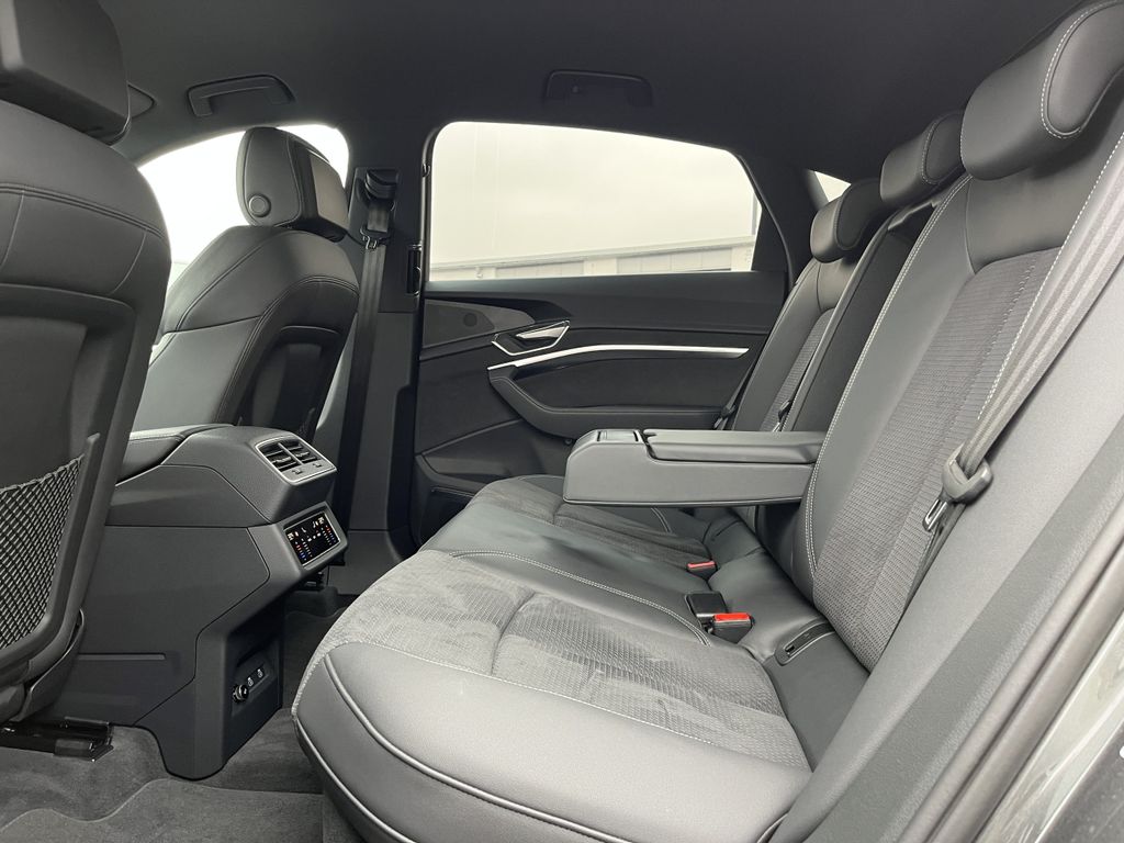 Audi e-tron S Sportback 14