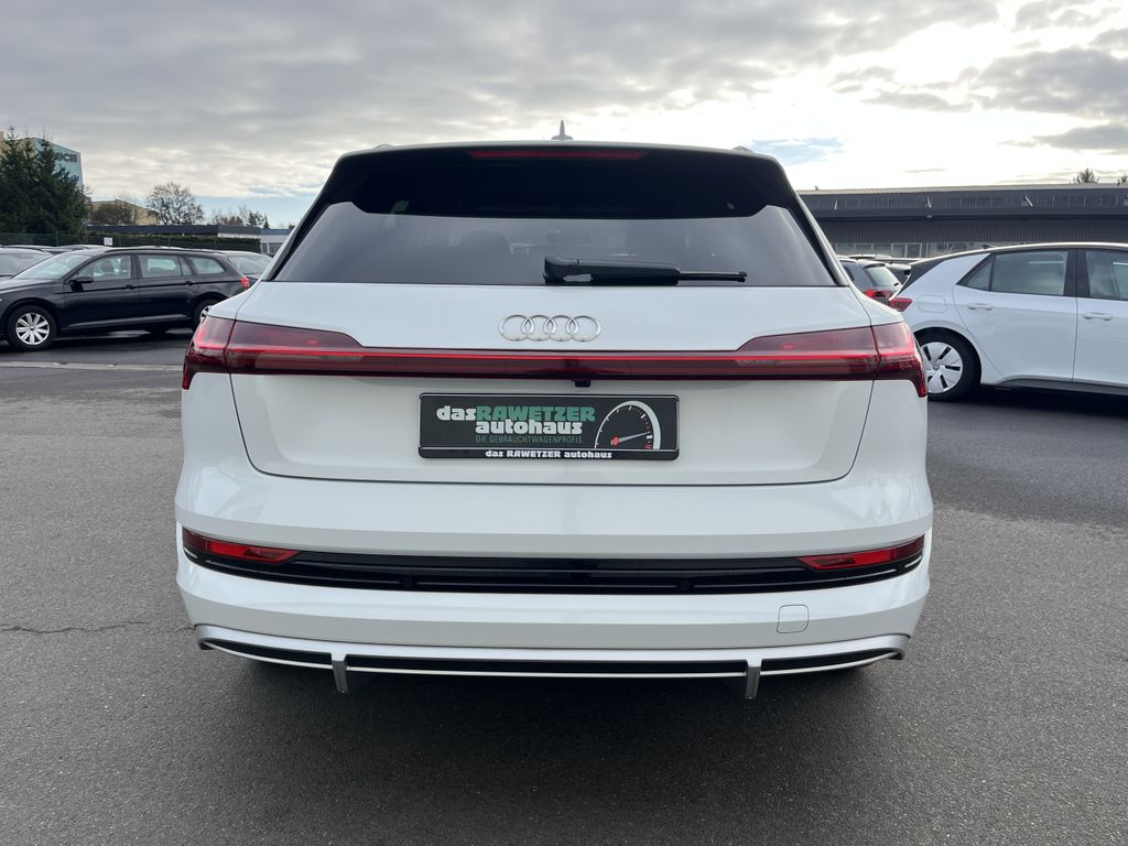 Audi e-tron S-Line 8