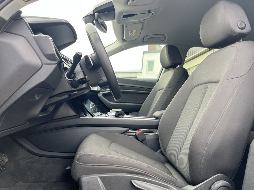 Audi e-tron S-Line 11
