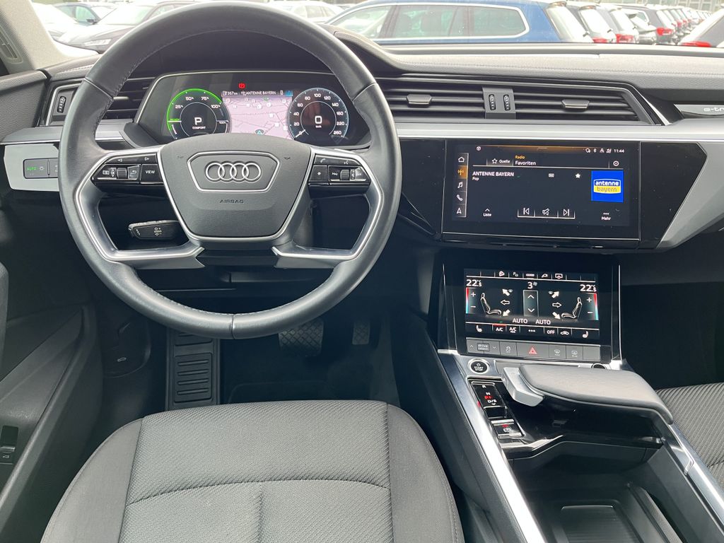 Audi e-tron S-Line 14