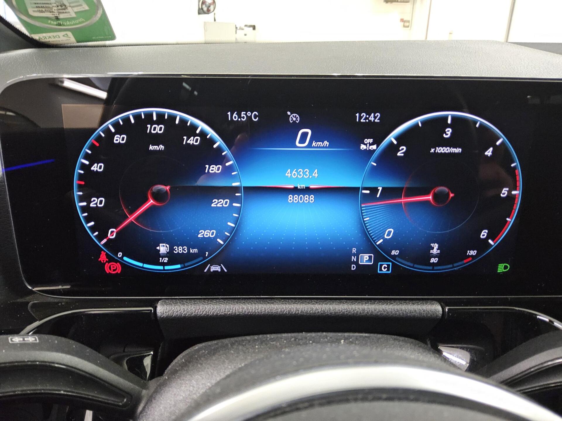 Mercedes-Benz GLA 200 d Progressive T-Leder Navi LED MBUX high Night 8