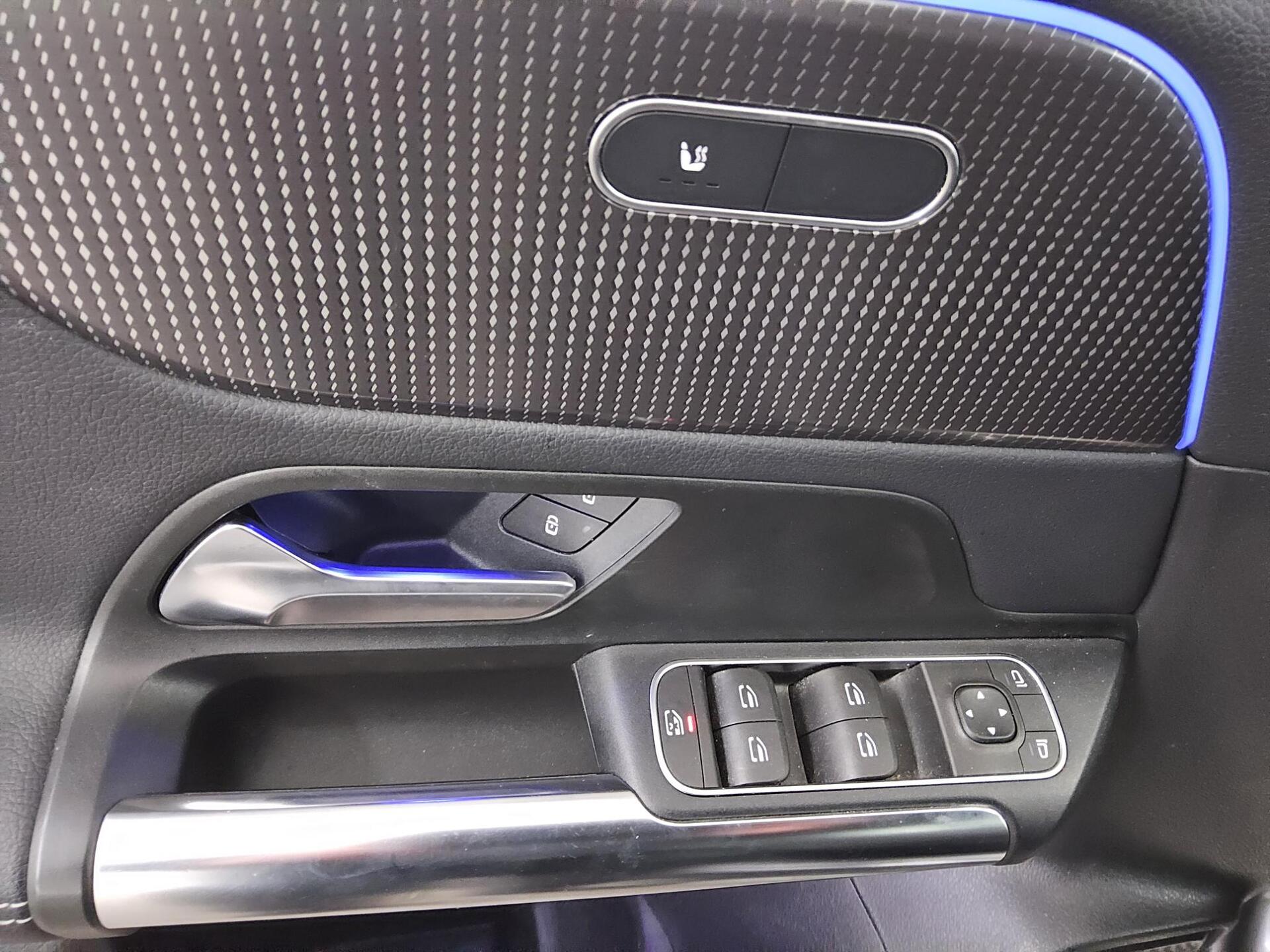 Mercedes-Benz GLA 200 d Progressive T-Leder Navi LED MBUX high Night 10