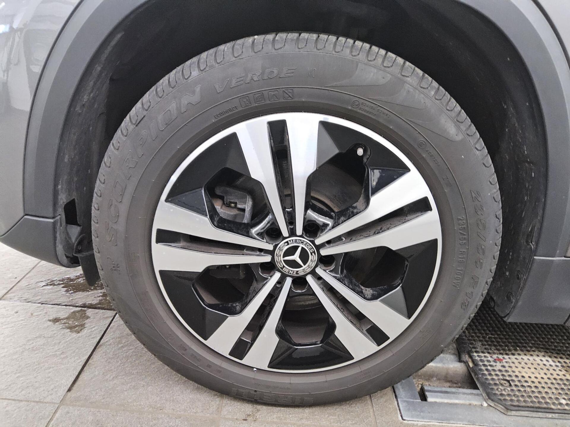 Mercedes-Benz GLA 200 d Progressive T-Leder Navi LED MBUX high Night 11