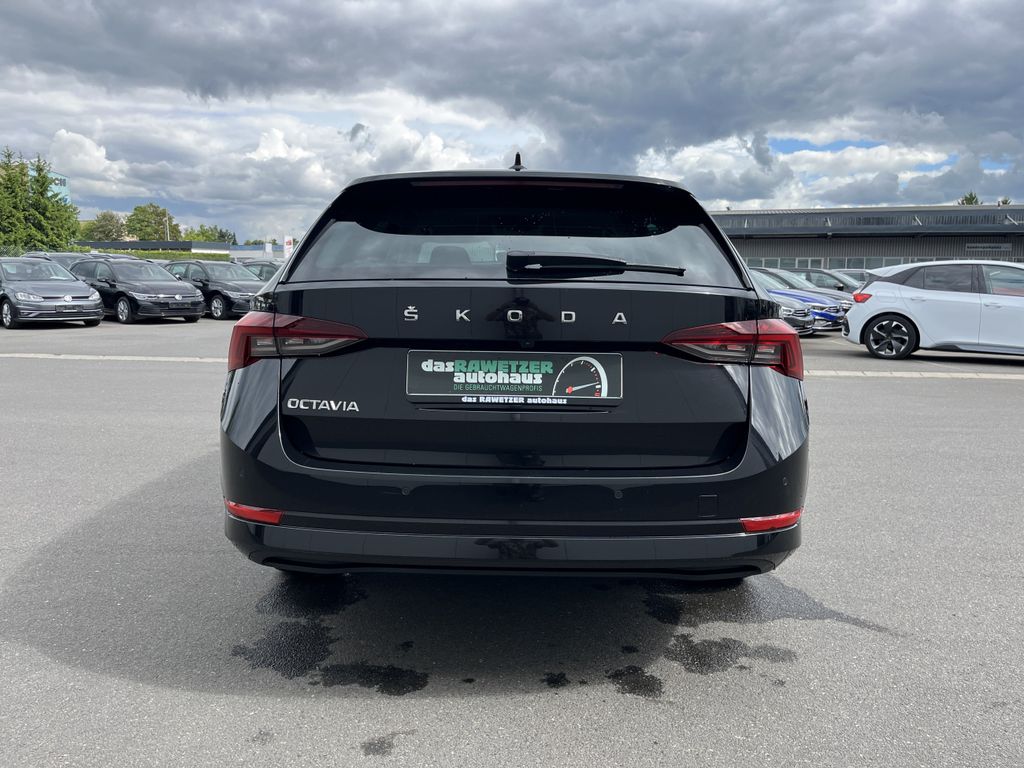 Skoda Octavia Combi 2.0 TDI Clever 8