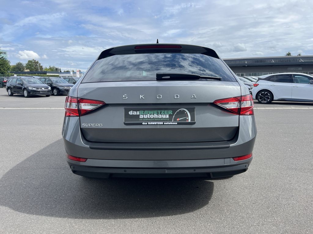 Skoda Superb Combi 2.0 TDI DSG Ambition 8