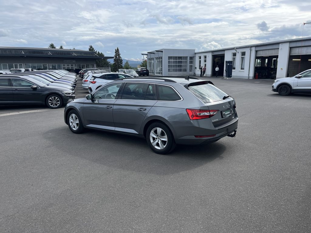 Skoda Superb Combi 2.0 TDI DSG Ambition 10