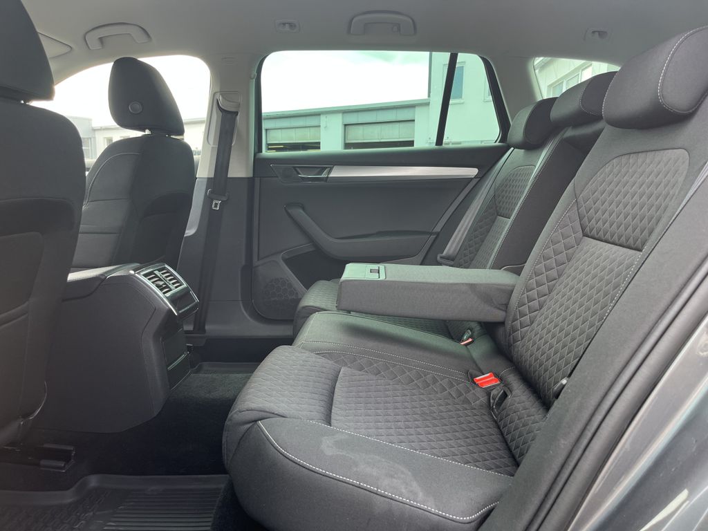 Skoda Superb Combi 2.0 TDI DSG Ambition 16