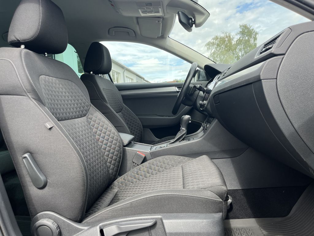 Skoda Superb Combi 2.0 TDI DSG Ambition 14
