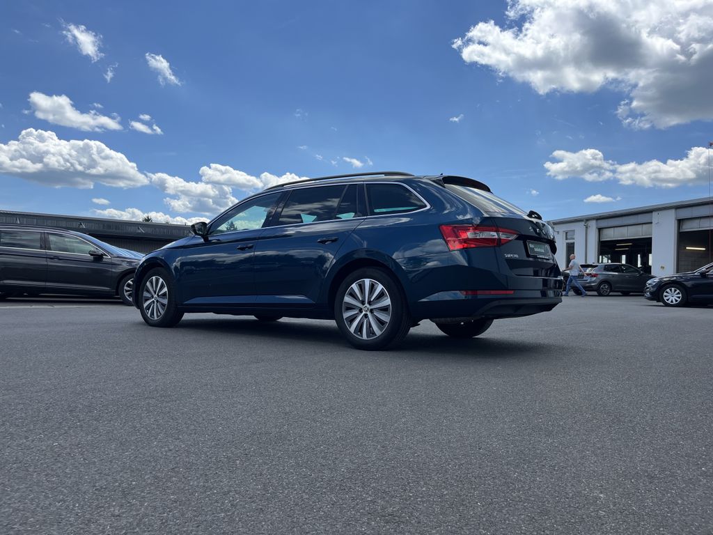 Skoda Superb Combi 2.0 TDI DSG Ambition 9