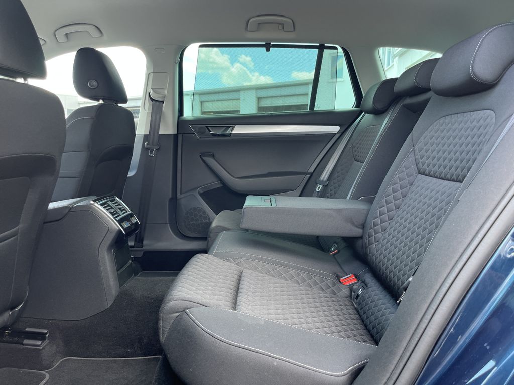 Skoda Superb Combi 2.0 TDI DSG Ambition 16