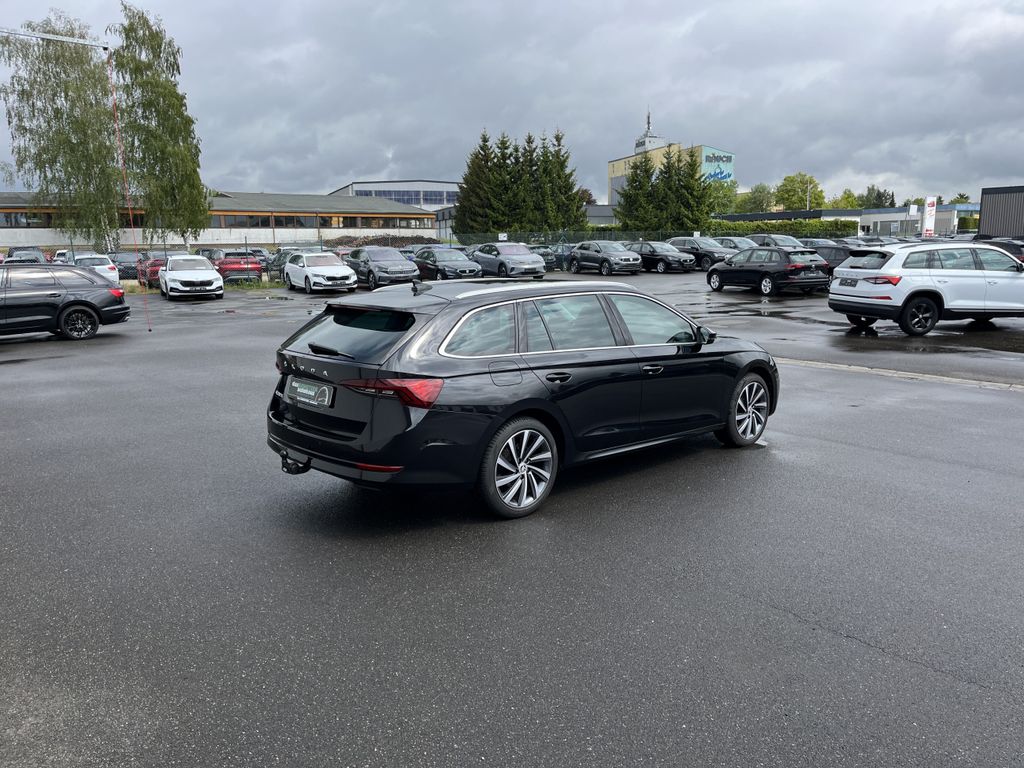 Skoda Octavia Combi 2.0 TDI DSG Style 6