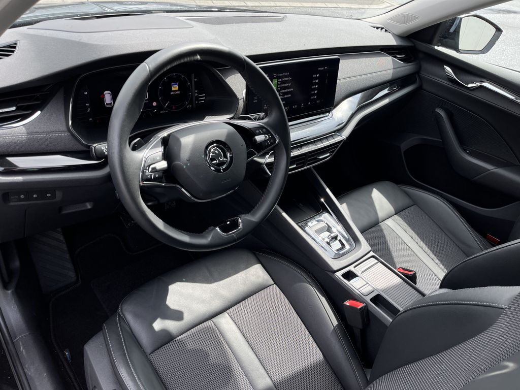 Skoda Octavia Combi 2.0 TDI DSG Style 10