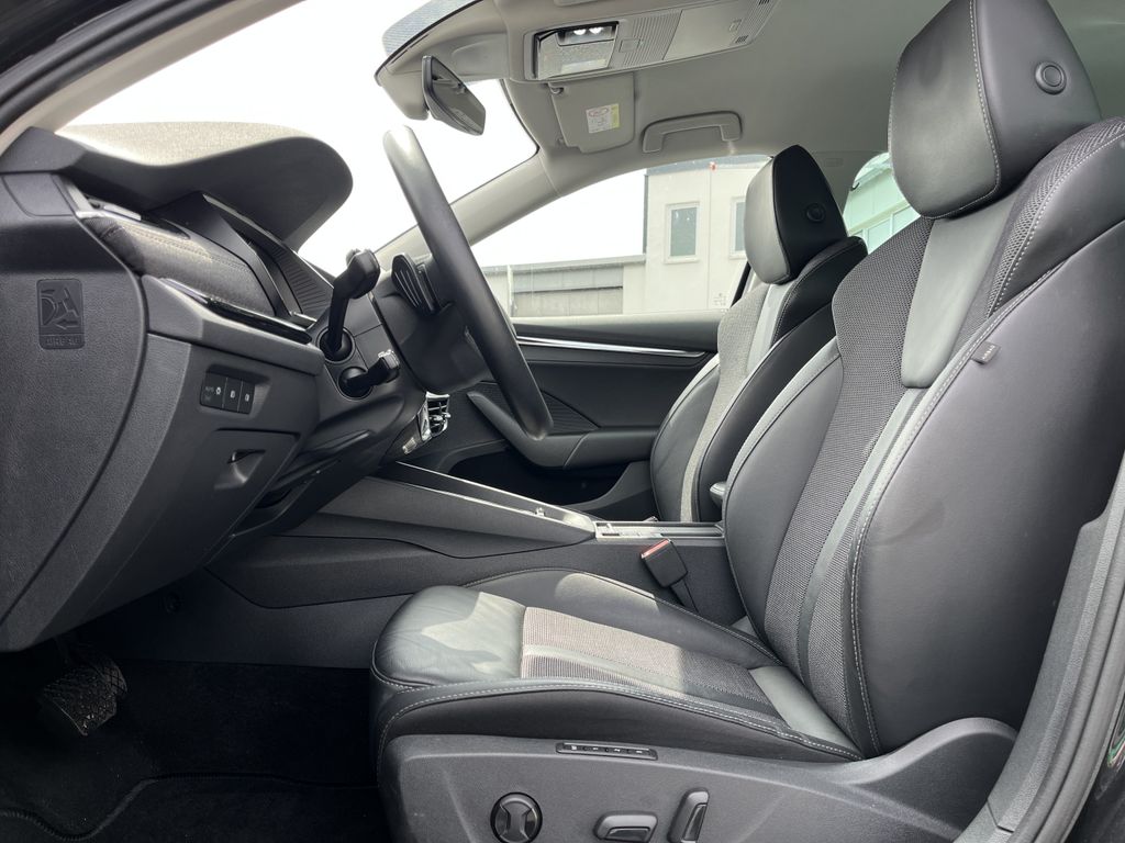 Skoda Octavia Combi 2.0 TDI DSG Style 11