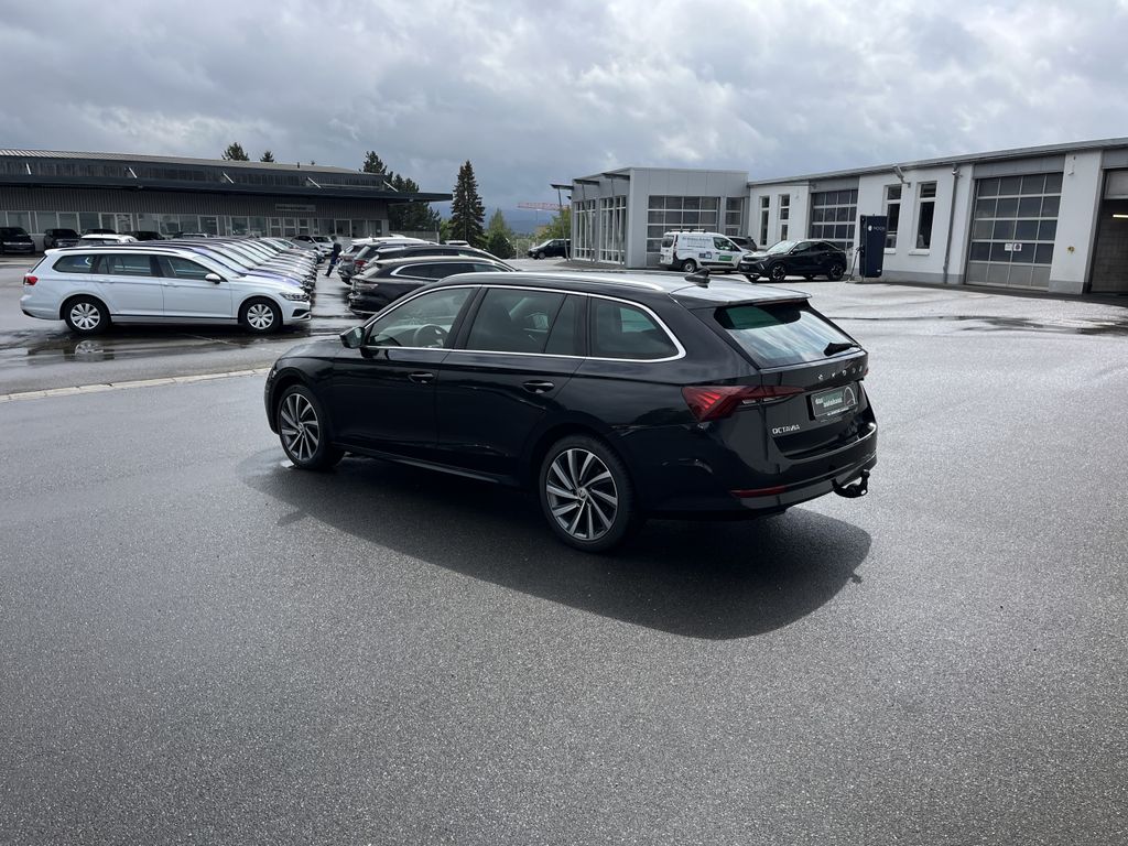 Skoda Octavia Combi 2.0 TDI DSG Style 9