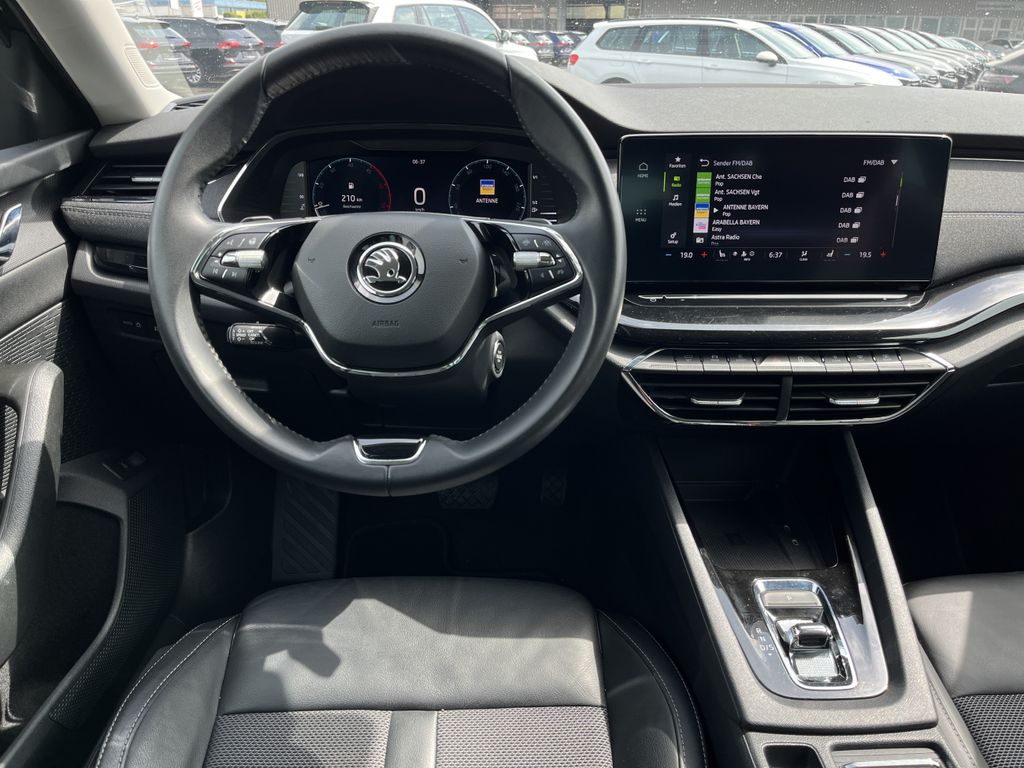 Skoda Octavia Combi 2.0 TDI DSG Style 14