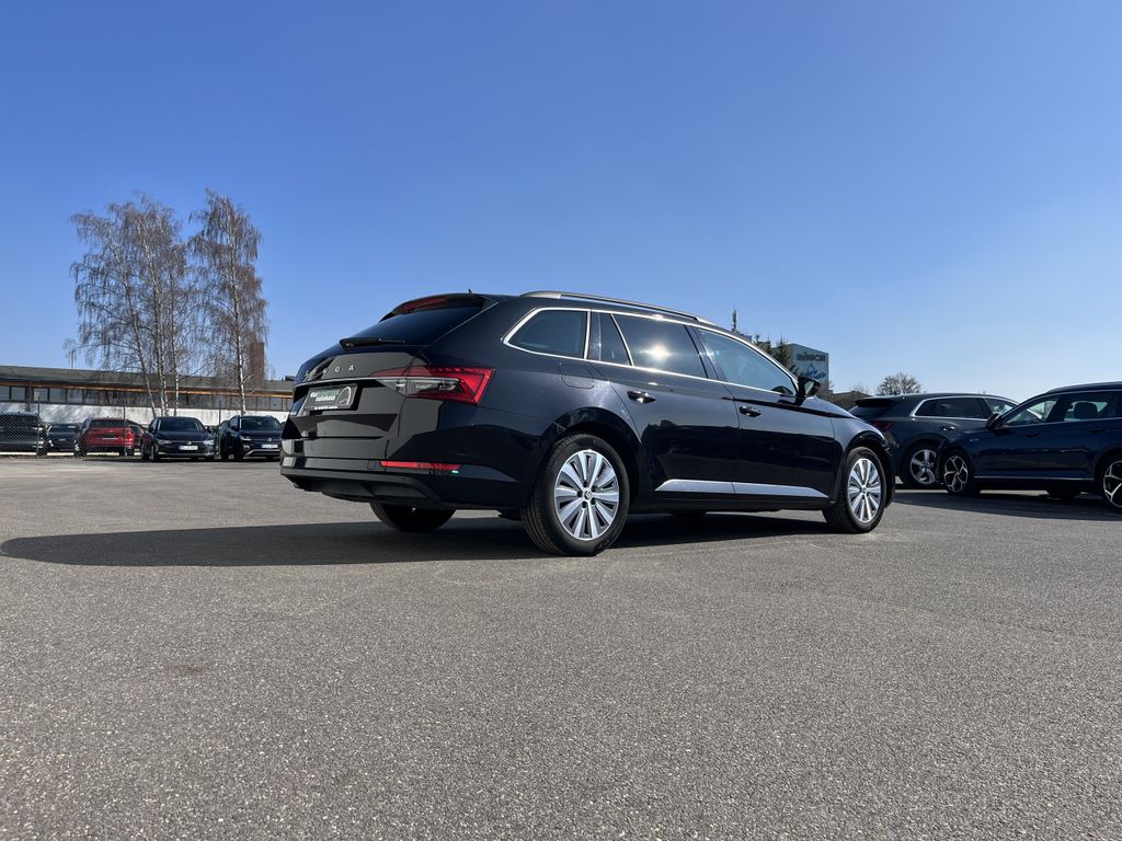 Skoda Superb Combi 2.0 TDI DSG Ambition 6